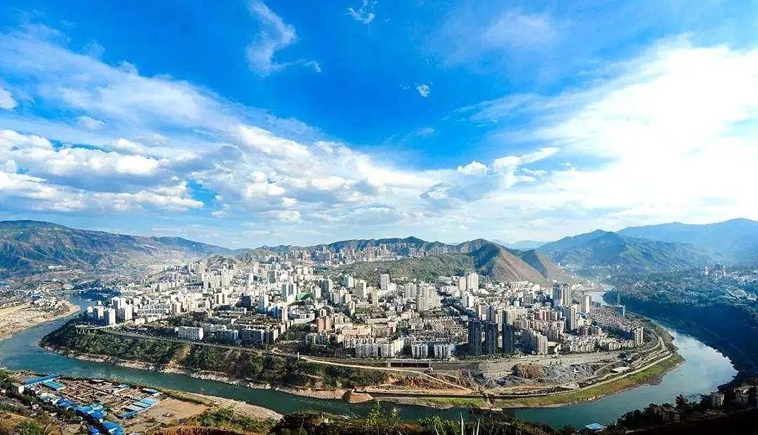 四川，地理、历史与文化的魅力之旅