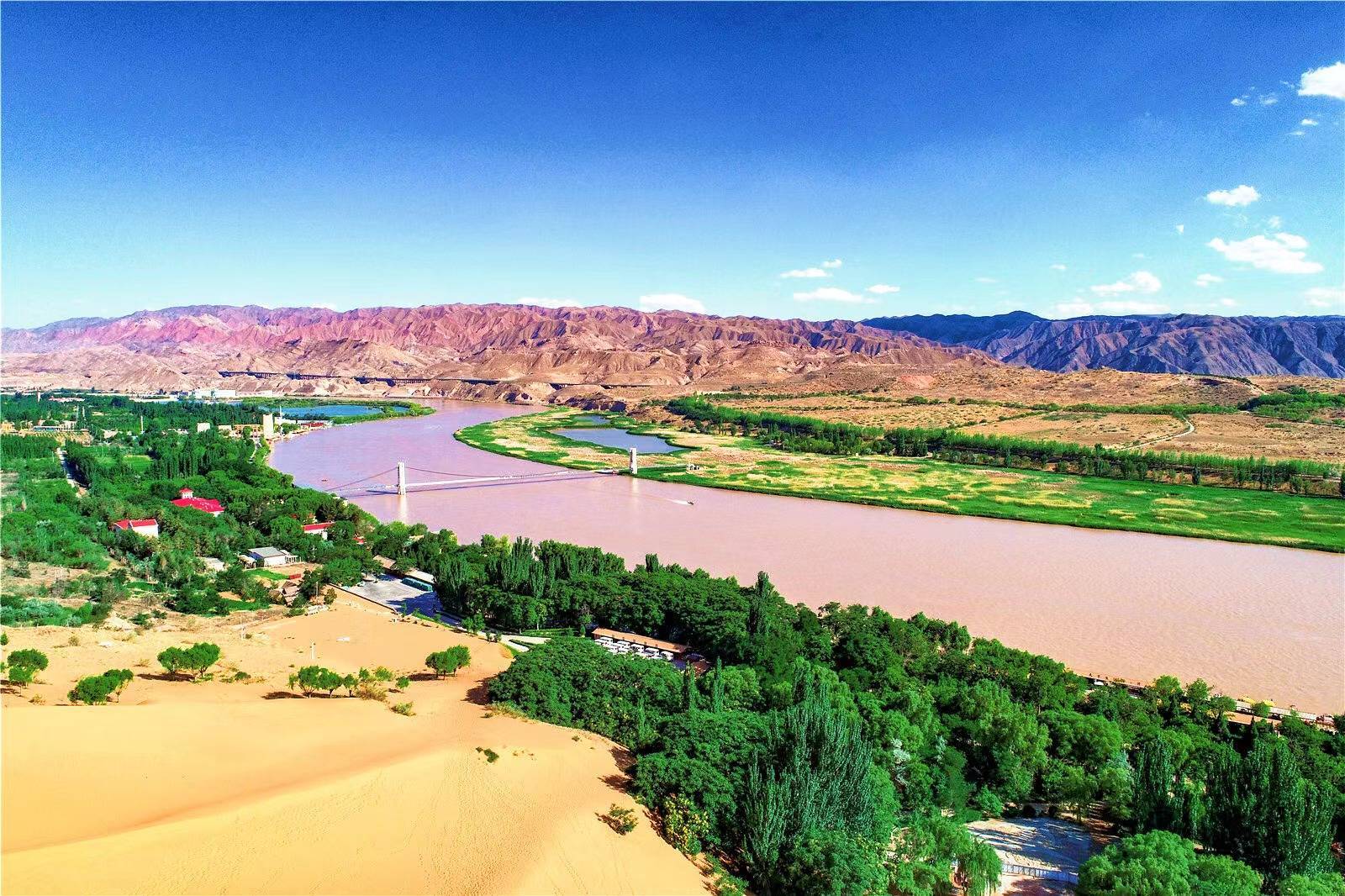 宁夏,那片蓝天下的诗意故乡